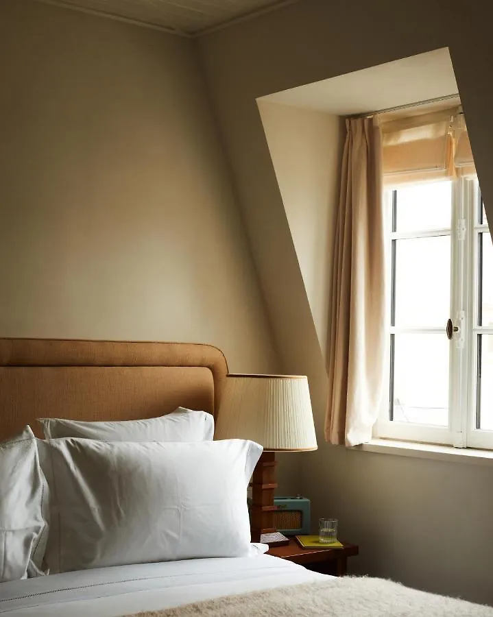 Chateau Voltaire Hotel Paris