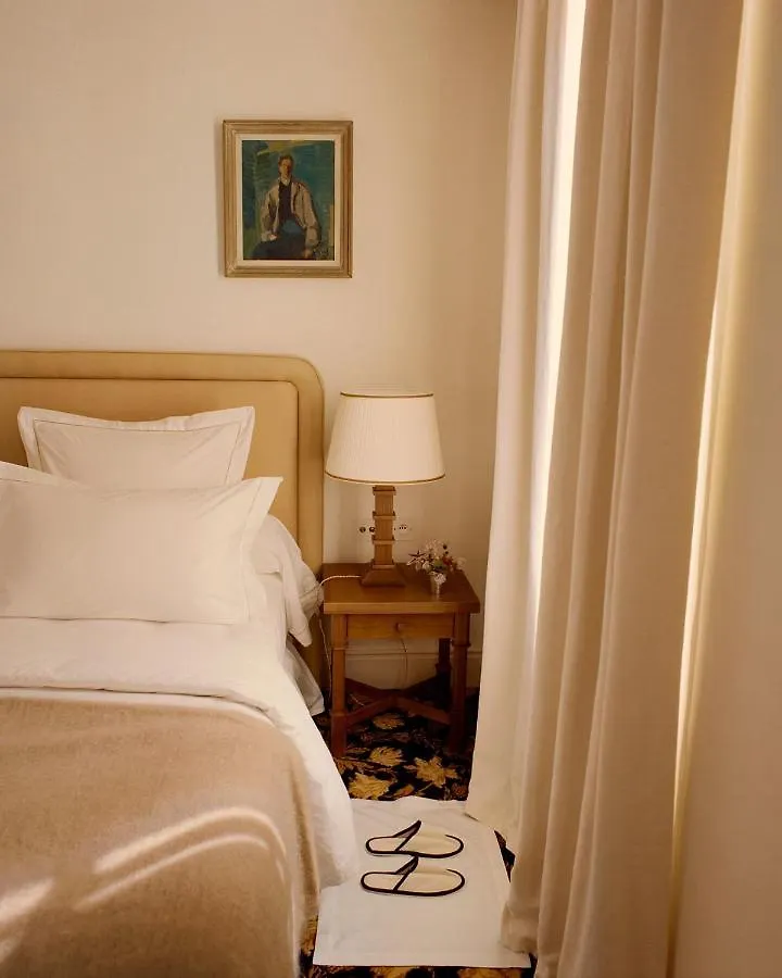 Chateau Voltaire Paris
