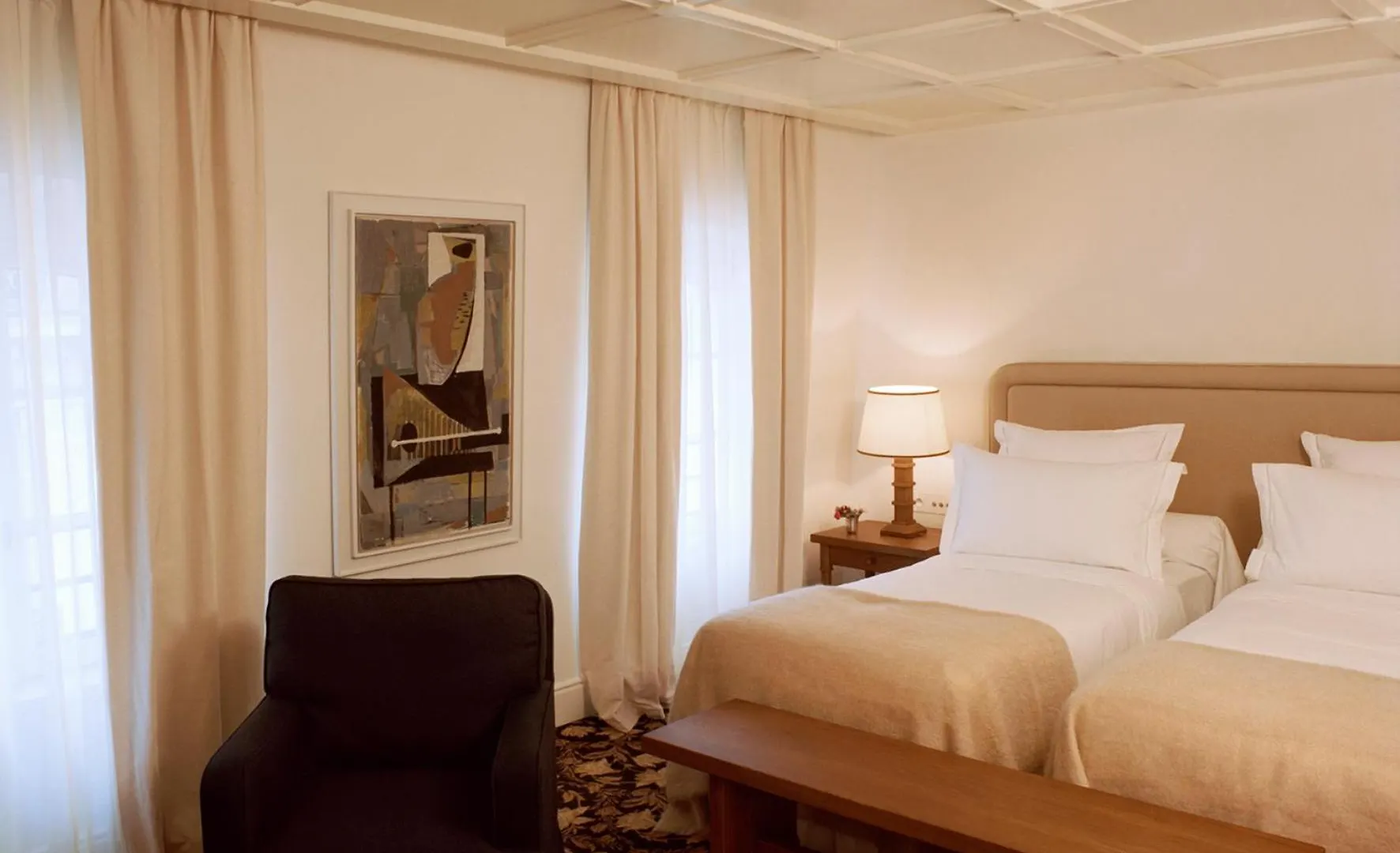 Chateau Voltaire Hotel Paris