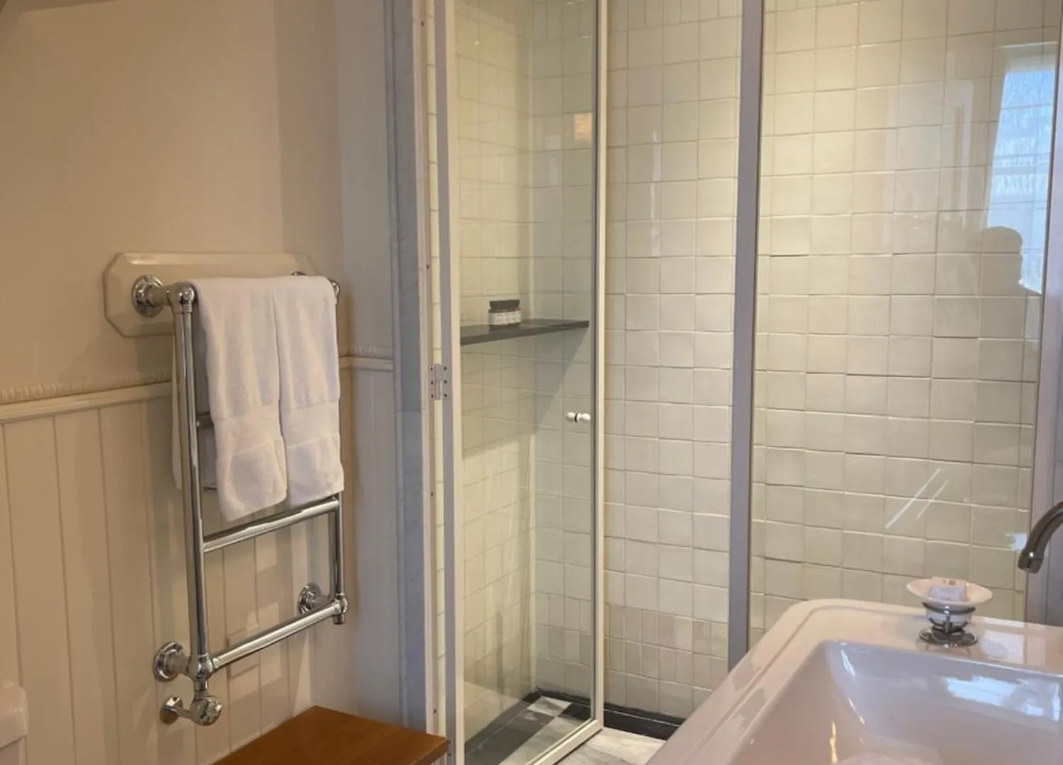 Hotel Chateau Voltaire Paris