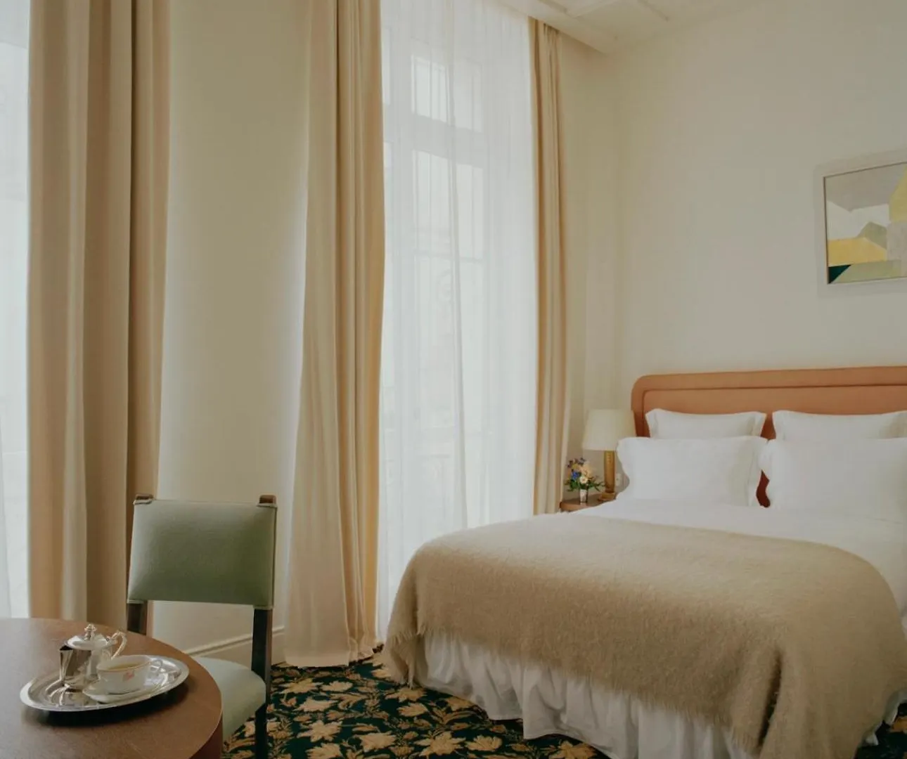 Chateau Voltaire Hotel 5*