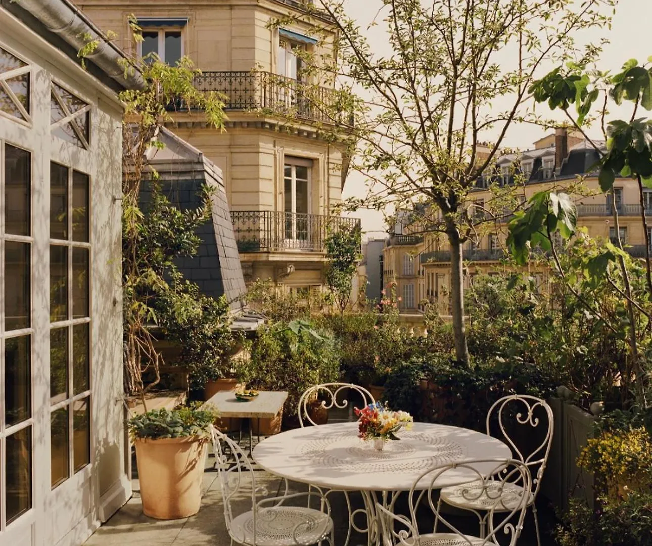 Chateau Voltaire Hotel 5*