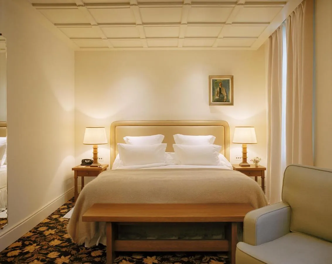 Hotel Chateau Voltaire París